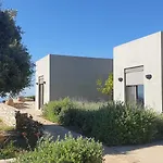 Nelia *